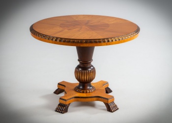 Старинный итальянский столик из бука со шпоном ореха код. RM4160900