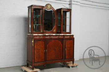 Антикварный буфет из красного дерева с зеркалом и мраморной столешницей код. BE107405