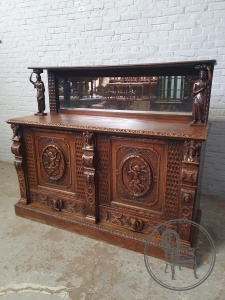 картинка Антикварный комод с зеркалом в стиле Генриха II салоне старинных вещей "Шебби" являющийся официальным дистрибьютором в России и Беларуси