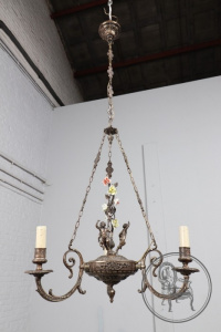 картинка Старинная люстра салоне старинных вещей "Шебби" являющийся официальным дистрибьютором в России и Беларуси