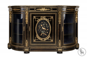 картинка Антикварный комод салоне старинных вещей "Шебби" являющийся официальным дистрибьютором в России и Беларуси