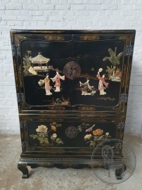 Старинный китайский комод с росписью и инкрустацией код. BE4138354