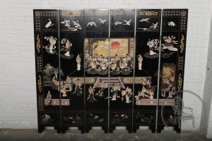 картинка Старинная ширма с живописной композицией в стиле шинуазри салоне старинных вещей "Шебби" являющийся официальным дистрибьютором в России и Беларуси