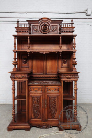 Антикварный ореховый буфет с резьбой код. BE4096781