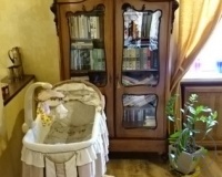 Старинная витрина