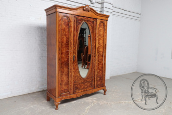 Антикварный шкаф код. BE38359