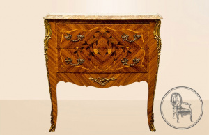 картинка Антикварный комод салоне старинных вещей "Шебби" являющийся официальным дистрибьютором в России и Беларуси