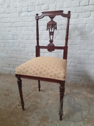 Антикварный ореховый стул с резьбой в стиле ампир код. BE4165432