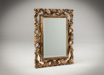 Старинное зеркало в резной деревянной раме код. RM4156739