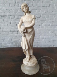 Антикварная мраморная статуэтка код. BE107198