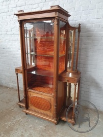 Louis XVI Vitrine (Display Cabinet) код.&nbsp;BE4165893