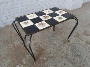 картинка Старинный столик в стиле Арт-Деко салоне старинных вещей "Шебби" являющийся официальным дистрибьютором в России и Беларуси