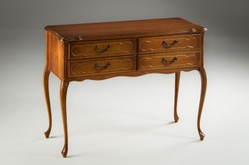 Старинный комод из красного дерева на высоких ножках код. RM4111025