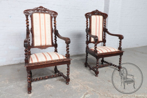 картинка Антикварные кресла (2 шт.) салоне старинных вещей "Шебби" являющийся официальным дистрибьютором в России и Беларуси