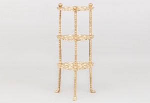 картинка Старинная металлическая ажурная подставка салоне старинных вещей "Шебби" являющийся официальным дистрибьютором в России и Беларуси