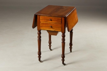 Антикварный французский швейный стол код. RM4101700