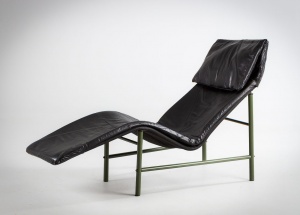 картинка старинная кушетка-шезлонг датской компании Skye салоне старинных вещей "Шебби" являющийся официальным дистрибьютором в России и Беларуси