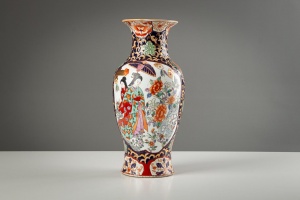 картинка Старинная китайская ваза с ручной росписью салоне старинных вещей "Шебби" являющийся официальным дистрибьютором в России и Беларуси