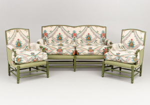 картинка Старинный комплект для гостиной салоне старинных вещей "Шебби" являющийся официальным дистрибьютором в России и Беларуси