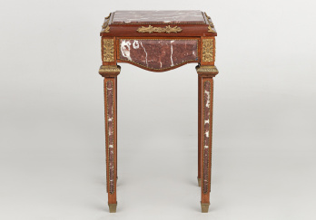 Антикварный приставной столик код. RM64082