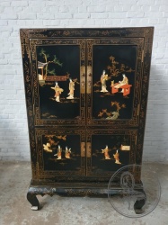 Старинный китайский комод с инкрустацией и бронзовыми накладками код. BE4131585