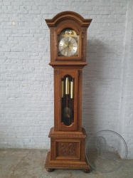 Старинные напольные дубовые часы код. BE4112901