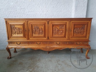 Старинный комод на высоких ножках в форме звериных лап код. BE4110395