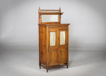 Антикварный комод с зеркалом, декорированный цветочной резьбой код. RM4165888