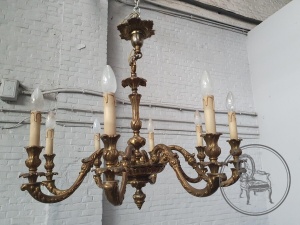 картинка Старинная бронзовая люстра салоне старинных вещей "Шебби" являющийся официальным дистрибьютором в России и Беларуси
