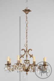 Старинная люстра в стиле Людовика XV из бронзы с хрустальными подвесками код. BE3259311
