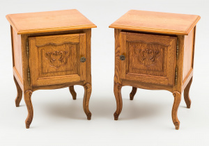 картинка Старинные прикроватные тумбочки (2 шт.) салоне старинных вещей "Шебби" являющийся официальным дистрибьютором в России и Беларуси