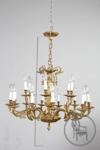 картинка Старинная французская бронзовая люстра на 18 рожков салоне старинных вещей "Шебби" являющийся официальным дистрибьютором в России и Беларуси