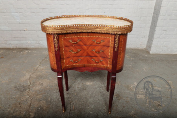 Старинная тумбочка код. BE72069