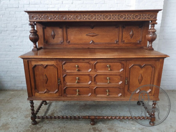 Антикварный дубовый комод в якобинском стиле код. BE3259261