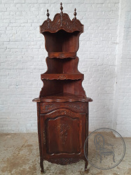 Антикварный угловой поставец в стиле французского кантри код. BE107468