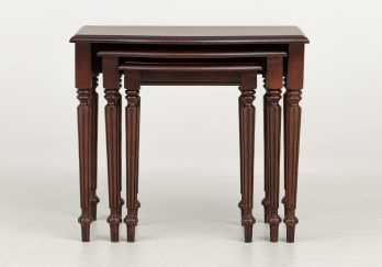 Старинный набор столиков код. RM62937