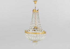 картинка Старинная люстра салоне старинных вещей "Шебби" являющийся официальным дистрибьютором в России и Беларуси