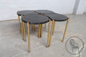 картинка Старинный набор столиков салоне старинных вещей "Шебби" являющийся официальным дистрибьютором в России и Беларуси