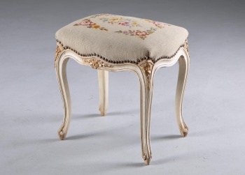 Антикварный пуфик с гобеленом код.&nbsp;RM4165601