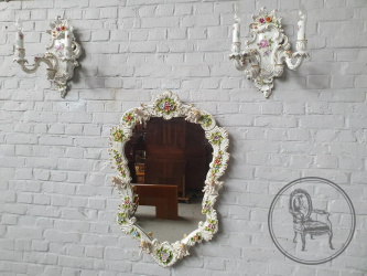 Старинное итальянское фарфоровое зеркало и два бра код. BE106972