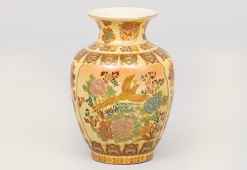 Старинная фарфоровая ваза в ориентальном стиле код. RM4100626