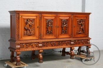 Старинный испанский комод из красного дерева с коваными элементами код. BE4161619