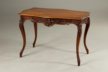 Антикварный письменный стол на изогнутых ножках код. RM4101680