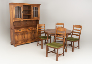 картинка Старинный столовый гарнитур салоне старинных вещей "Шебби" являющийся официальным дистрибьютором в России и Беларуси