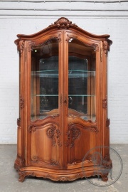 Антикварная резная ореховая витрина код. BE4131572