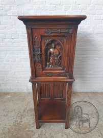 Антикварный комод с открытым низом в готическом стиле код. BE3259324