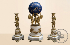 картинка Антикварные каминные часы с канделябрами салоне старинных вещей "Шебби" являющийся официальным дистрибьютором в России и Беларуси