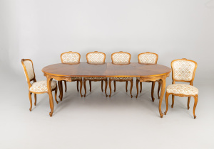 картинка Старинный комплект мебели для столовой салоне старинных вещей "Шебби" являющийся официальным дистрибьютором в России и Беларуси