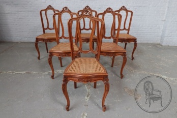 Антикварный набор для столовой (стол и 6 стульев) код. BE4097605