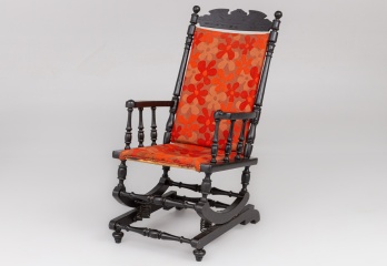 Антикварное кресло-качалка с цветочной обивкой код. RM4101315